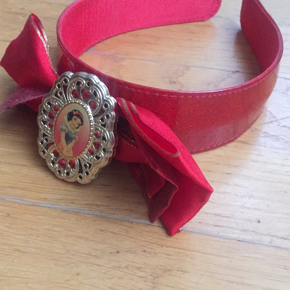 Girl's Disney Red Snow White Headband - Picture 2 of 7